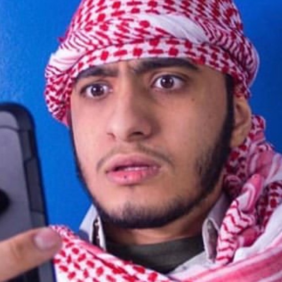 Meet your Posher, Adina - Picture 1 of 1